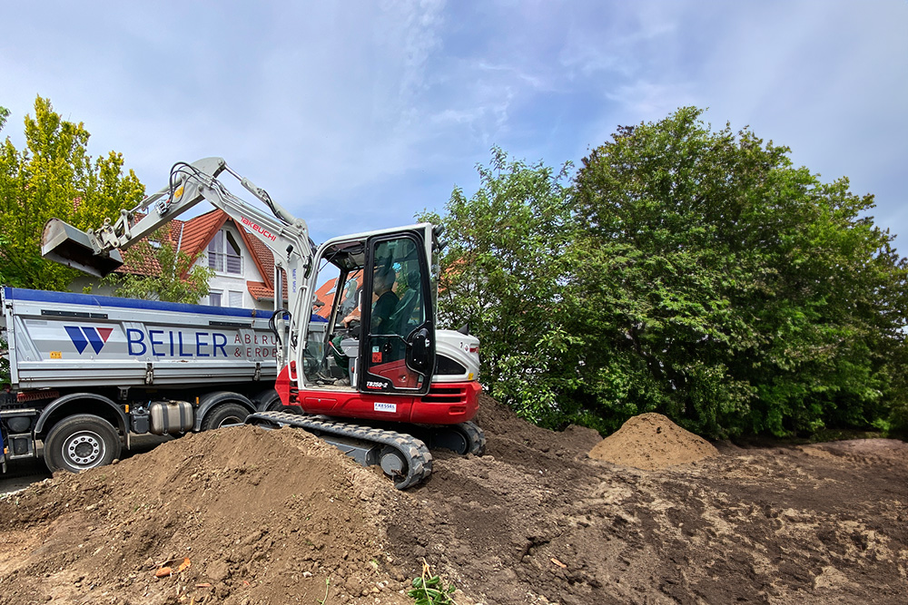 Erdbau Tiefbau Galabau - Gartengestaltung